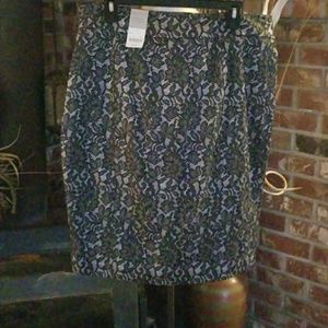 Worthington short pencil skirt.